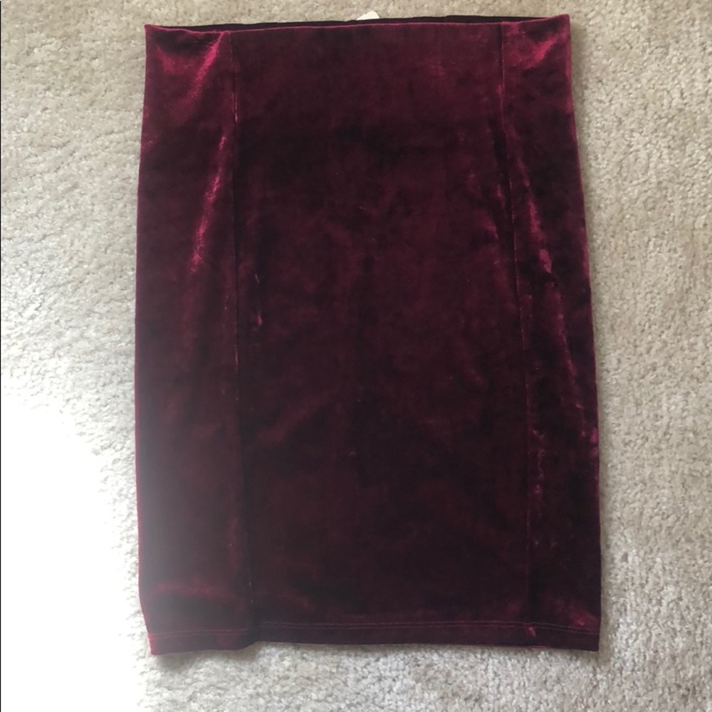 Burgundy midi velvety skirt